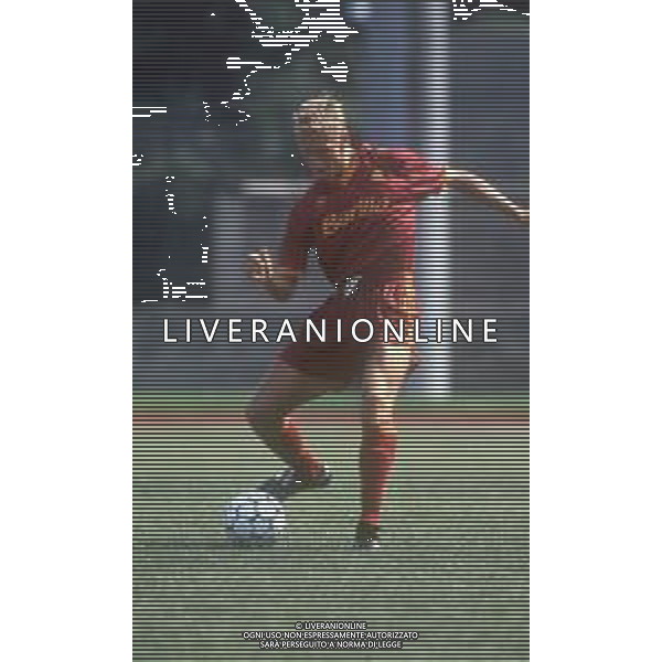 DIAP-RETROSPETTIVA SILVANO BENEDETTI CALCIATORE NELLA FOTO SILVANO BENEDETTI CON LA MAGLIA DEL ROMA CALCIO AG ALDO LIVERANI SAS
