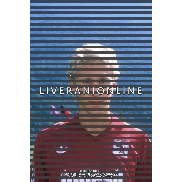 DIAP-RETROSPETTIVA SILVANO BENEDETTI CALCIATORE NELLA FOTO SILVANO BENEDETTI CON LA MAGLIA DEL ROMA CALCIO AG ALDO LIVERANI SAS