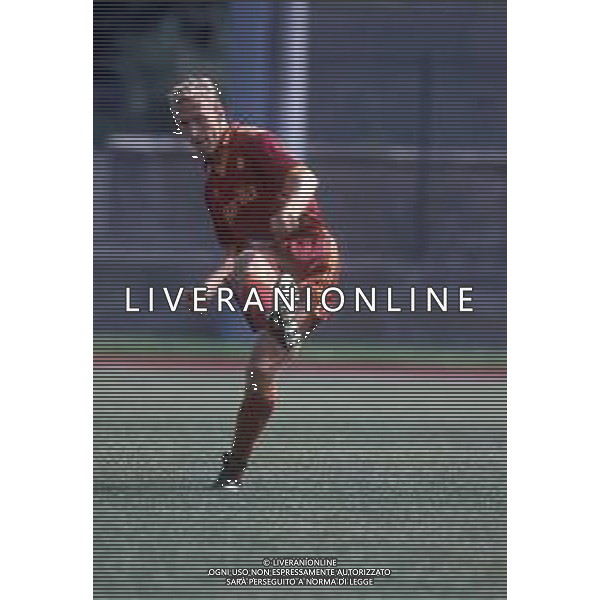 DIAP-RETROSPETTIVA SILVANO BENEDETTI CALCIATORE NELLA FOTO SILVANO BENEDETTI CON LA MAGLIA DEL ROMA CALCIO AG ALDO LIVERANI SAS