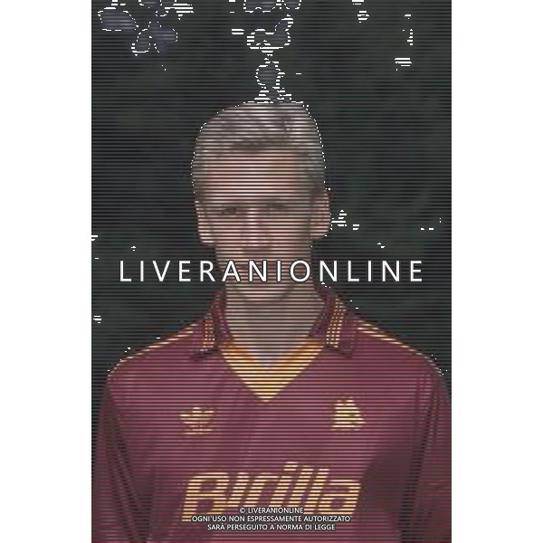 DIAP-RETROSPETTIVA SILVANO BENEDETTI CALCIATORE NELLA FOTO SILVANO BENEDETTI CON LA MAGLIA DEL ROMA CALCIO AG ALDO LIVERANI SAS