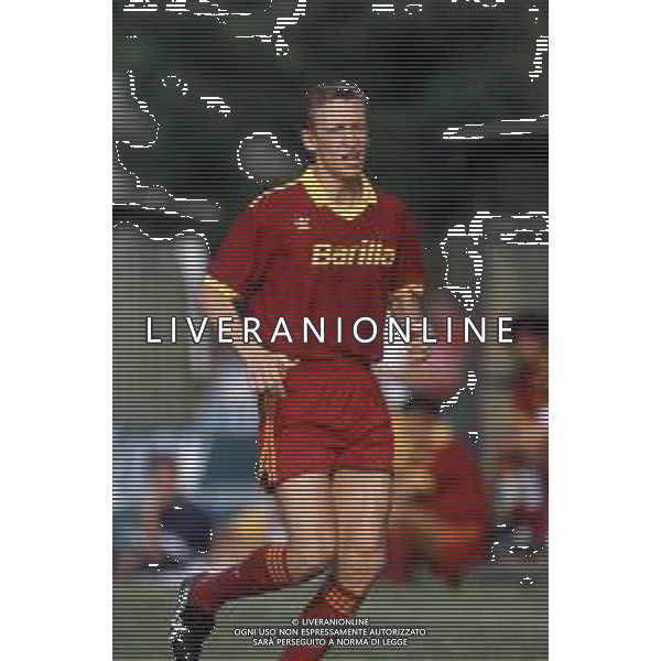 DIAP-RETROSPETTIVA SILVANO BENEDETTI CALCIATORE NELLA FOTO SILVANO BENEDETTI CON LA MAGLIA DEL ROMA CALCIO AG ALDO LIVERANI SAS