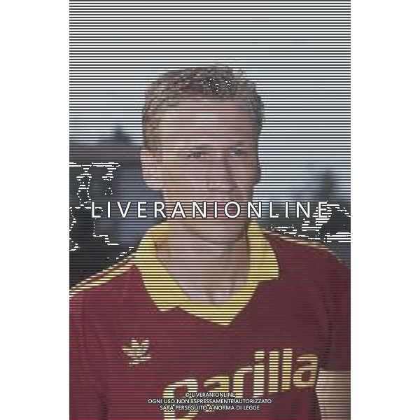 DIAP-RETROSPETTIVA SILVANO BENEDETTI CALCIATORE NELLA FOTO SILVANO BENEDETTI CON LA MAGLIA DEL ROMA CALCIO AG ALDO LIVERANI SAS