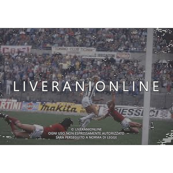 DIAP-RETROSPETTIVA SILVANO BENEDETTI CALCIATORE  NELLA FOTO SILVANO BENEDETTI CON LA MAGLIA DELL\'ASCOLI CALCIO AG ALDO LIVERANI SAS 