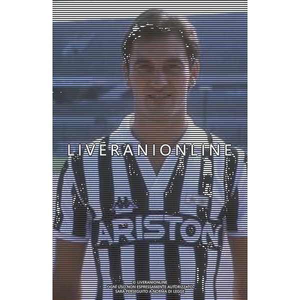 DIAP-RETROSPETTIVA LUIGI DE AGOSTINI CALCIATORE NELLA FOTO LUIGI DE AGOSTINI CON LA MAGLIA DELLA JUVENTUS CALCIO AG ALDO LIVERANI SAS