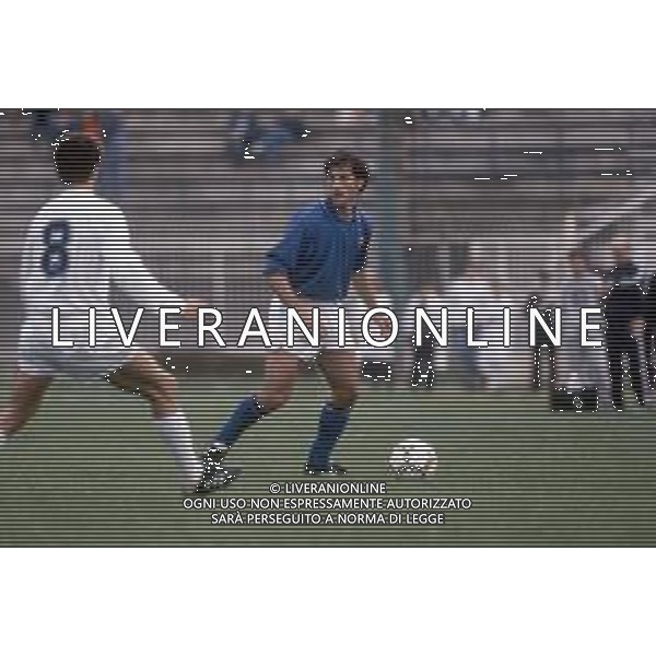DIAP-RETROSPETTIVA LUIGI DE AGOSTINI CALCIATORE NELLA FOTO LUIGI DE AGOSTINI CON LA MAGLIA DELLA NAZIONALE ITALIANA AG ALDO LIVERANI SAS