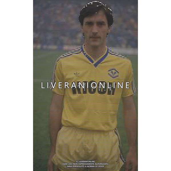 DIAP-RETROSPETTIVA LUIGI DE AGOSTINI CALCIATORE NELLA FOTO LUIGI DE AGOSTINI CON LA MAGLIA DEL VERONA CALCIO AG ALDO LIVERANI SAS