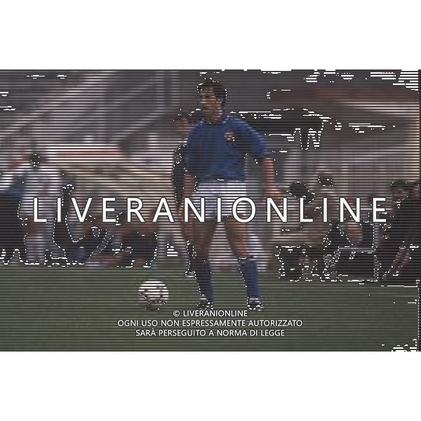 DIAP-RETROSPETTIVA LUIGI DE AGOSTINI CALCIATORE NELLA FOTO LUIGI DE AGOSTINI CON LA MAGLIA DELLA NAZIONALE ITALIANA AG ALDO LIVERANI SAS