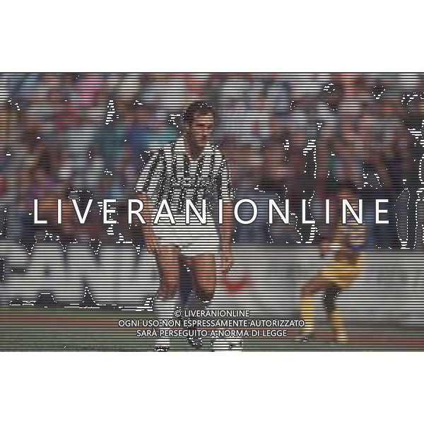 DIAP-RETROSPETTIVA LUIGI DE AGOSTINI CALCIATORE NELLA FOTO LUIGI DE AGOSTINI CON LA MAGLIA DELLA JUVENTUS CALCIO AG ALDO LIVERANI SAS