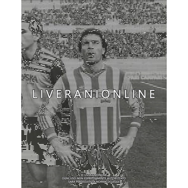 ST-RETROSPETTIVA LUIGI DANOVA CALCIATORE NELLA FOTO LUIGI DANOVA CON LA MAGLIA DEL LECCE CALCIO AG ALDO LIVERANI SAS