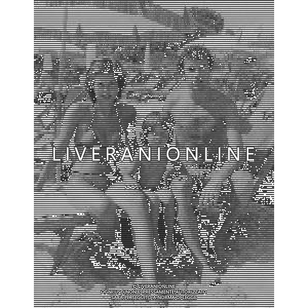 ST-RETROSPETTIVA LUIGI DANOVA CALCIATORE NELLA FOTO LUIGI DANOVA CON LA FAMIGLIA AL MARE AG ALDO LIVERANI SAS 