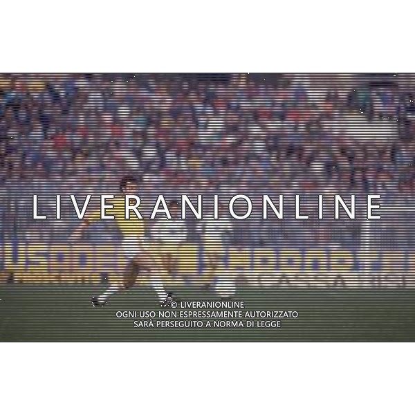 DIAP-RETROSPETTIVA LUIGI DANOVA CALCIATORE NELLA FOTO LUIGI DANOVA CON LA MAGLIA DEL LECCE CALCIO AG ALDO LIVERANI SAS