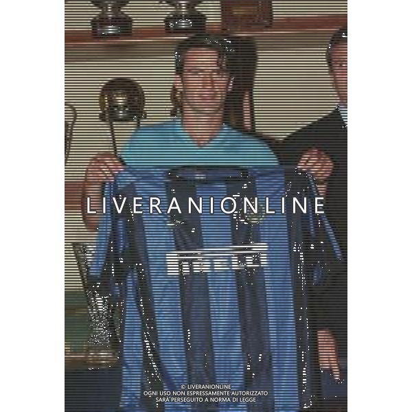 NEG COL-RETROSPETTIVA CHRISTIAN PANUCCI CALCIATORE NELLA FOTO CHRISTIAN PANUCCI ALLA PRESENTAZIONE IN SEDE ALL\'INTER AG ALDO LIVERANI SAS