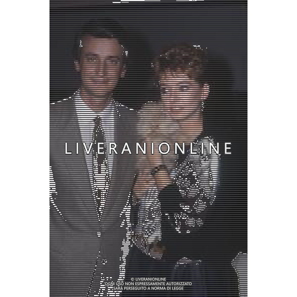 DIA- RETROSPETTIVA PIERO BADALONI GIORNALISTA NELLA FOTO PIERO BADALONI CON LA CONDUTTRICE TELEVISIVA ENRICA BONACCORTI NELL’ANNO 1984 AGENZIA ALDO LIVERANI SAS
