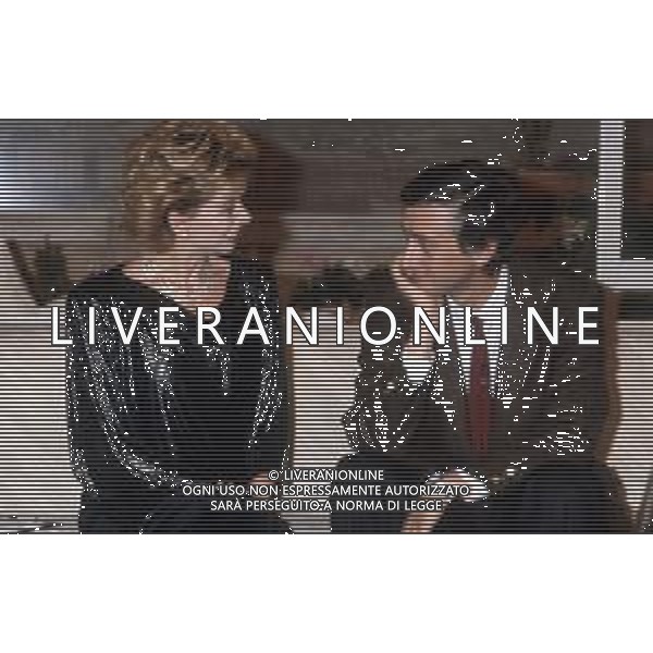 DIA- RETROSPETTIVA PIERO BADALONI GIORNALISTA NELLA FOTO PIERO BADALONI CON LA CONDUTTRICE TELEVISIVA ENRICA BONACCORTI NELL’ANNO 1986 AGENZIA ALDO LIVERANI SAS