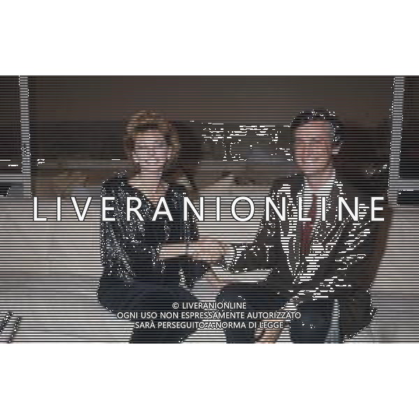 DIA- RETROSPETTIVA PIERO BADALONI GIORNALISTA NELLA FOTO PIERO BADALONI CON LA CONDUTTRICE TELEVISIVA ENRICA BONACCORTI NELL’ANNO 1986 AGENZIA ALDO LIVERANI SAS
