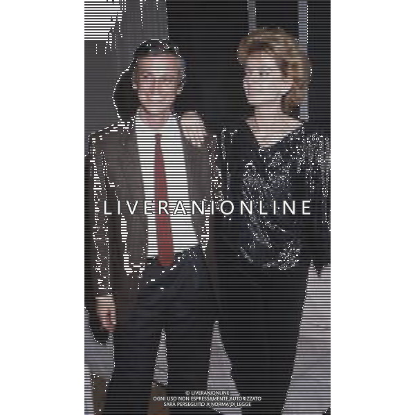 DIA- RETROSPETTIVA PIERO BADALONI GIORNALISTA NELLA FOTO PIERO BADALONI CON LA CONDUTTRICE TELEVISIVA ENRICA BONACCORTI NELL’ANNO 1986 AGENZIA ALDO LIVERANI SAS