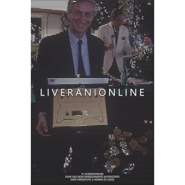 DIA- RETROSPETTIVA PIERO BADALONI GIORNALISTA NELLA FOTO PIERO BADALONI AL PREMIO REGIA TELEVISIVA A MILAZZO NELL’ANNO 1990 AGENZIA ALDO LIVERANI SAS