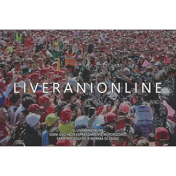 IMOLA 17 05 2025 AUTODROMO ENZO E DINO FERRARI SABATO FORMULA 1 GRAN PREMIO DEL MADE IN ITALY E DELL\'EMILIA ROMAGNA QUALIFICHE NELLA FOTO KIMI ANTONELLI CON IL PUBBLICO E TIFOSI ©SANNA - AGENZIA ALDO LIVERANI SAS