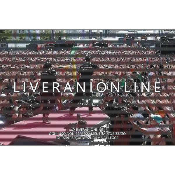 IMOLA 17 05 2025 AUTODROMO ENZO E DINO FERRARI SABATO FORMULA 1 GRAN PREMIO DEL MADE IN ITALY E DELL\'EMILIA ROMAGNA QUALIFICHE NELLA FOTO KIMI ANTONELLI CON IL PUBBLICO ©SANNA - AGENZIA ALDO LIVERANI SAS
