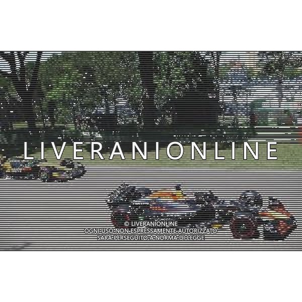 IMOLA 16 05 2025 AUTODROMO ENZO E DINO FERRARI VENERDI FORMULA 1 GRAN PREMIO DEL MADE IN ITALY E DELL\'EMILIA ROMAGNA PROVE LIBERE NELLA FOTO MAX VERSTAPPEN E LANDO NORRIS MCLAREN CON LA VEDUTA DELL\'AUTODROMO E IMOLA ©SANNA - AGENZIA ALDO LIVERANI SAS