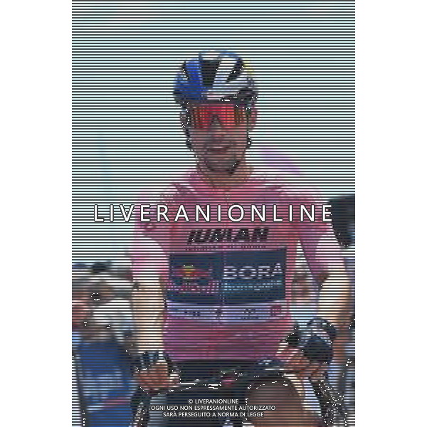 17-05-2025 Giro D\'italia; Tappa 08 Giulianova - Castelraimondo; 2025, Red Bull - Bora Hansgrohe; Roglic, Primoz; Giulianova; ©SIROTTI - AGENZIA ALDO LIVERANI SAS