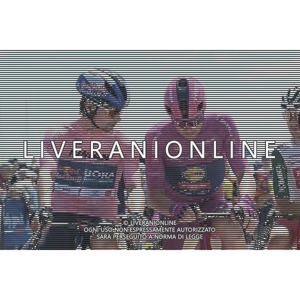 17-05-2025 Giro D\'italia; Tappa 08 Giulianova - Castelraimondo; 2025, Red Bull - Bora Hansgrohe; 2025, Lidl - Trek; Roglic, Primoz; Pedersen, Mads; Giulianova; ©SIROTTI - AGENZIA ALDO LIVERANI SAS