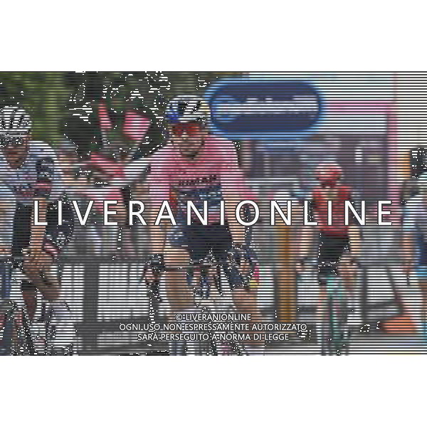 17-05-2025 Giro D\'italia; Tappa 08 Giulianova - Castelraimondo; 2025, Red Bull - Bora Hansgrohe; Roglic, Primoz; Castelraimondo; ©SIROTTI - AGENZIA ALDO LIVERANI SAS