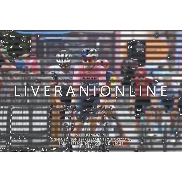 17-05-2025 Giro D\'italia; Tappa 08 Giulianova - Castelraimondo; 2025, Red Bull - Bora Hansgrohe; Roglic, Primoz; Castelraimondo; ©SIROTTI - AGENZIA ALDO LIVERANI SAS