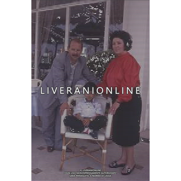 DIAP-RETROSPETTIVA SALVATORE CASCIO ATTORE NELLA FOTO SALVATORE CASCIO A CANNES NELL\'ANNO 1989 CON IL PADRE E LA MADRE AG THEMA-AG ALDO LIVERANI SAS