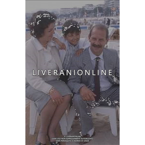 DIAP-RETROSPETTIVA SALVATORE CASCIO ATTORE NELLA FOTO SALVATORE CASCIO A CANNES NELL\'ANNO 1989 CON IL PADRE E LA MADRE AG THEMA-AG ALDO LIVERANI SAS