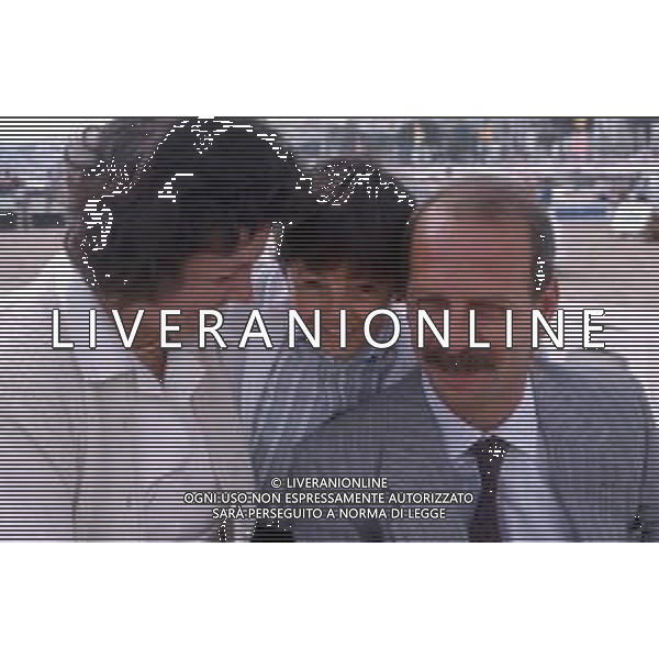 DIAP-RETROSPETTIVA SALVATORE CASCIO ATTORE NELLA FOTO SALVATORE CASCIO A CANNES NELL\'ANNO 1989 CON IL PADRE E LA MADRE AG THEMA-AG ALDO LIVERANI SAS