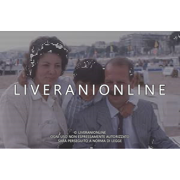 DIAP-RETROSPETTIVA SALVATORE CASCIO ATTORE NELLA FOTO SALVATORE CASCIO A CANNES NELL\'ANNO 1989 CON IL PADRE E LA MADRE AG THEMA-AG ALDO LIVERANI SAS