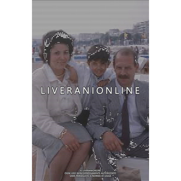 DIAP-RETROSPETTIVA SALVATORE CASCIO ATTORE NELLA FOTO SALVATORE CASCIO A CANNES NELL\'ANNO 1989 CON IL PADRE E LA MADRE AG THEMA-AG ALDO LIVERANI SAS