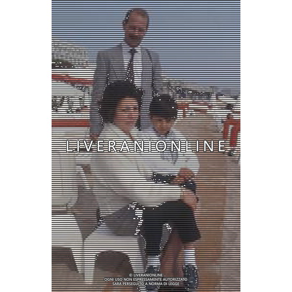 DIAP-RETROSPETTIVA SALVATORE CASCIO ATTORE NELLA FOTO SALVATORE CASCIO A CANNES NELL\'ANNO 1989 CON IL PADRE E LA MADRE AG THEMA-AG ALDO LIVERANI SAS