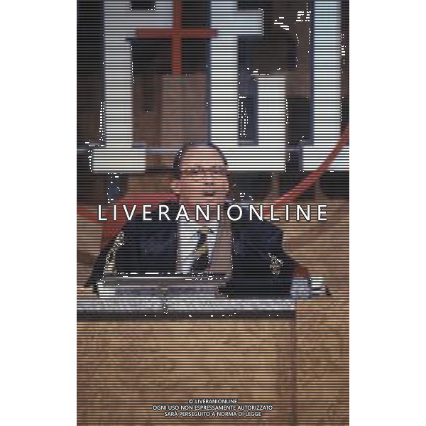 DIAP-RETROSPETTIVA MAURIZIO MOSCA GIORNALISTA NELLA FOTO MAURIZIO MOSCA CONDUCE LA TRASMISSIONE TELEVISIVA “L\'APPELLO DEL MARTEDI“ NELL\'ANNO 1990 AG ALDO LIVERANI SAS