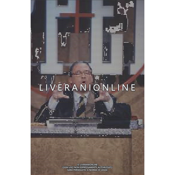 DIAP-RETROSPETTIVA MAURIZIO MOSCA GIORNALISTA NELLA FOTO MAURIZIO MOSCA CONDUCE LA TRASMISSIONE TELEVISIVA “L\'APPELLO DEL MARTEDI“ NELL\'ANNO 1990 AG ALDO LIVERANI SAS