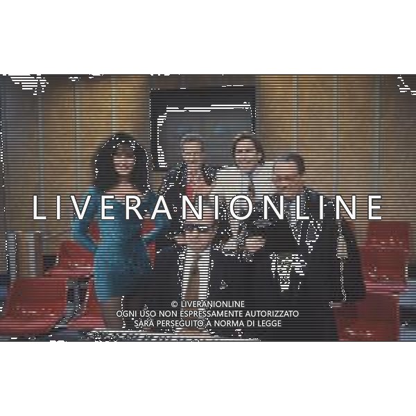 DIAP-RETROSPETTIVA MAURIZIO MOSCA GIORNALISTA NELLA FOTO MAURIZIO MOSCA CONDUCE LA TRASMISSIONE TELEVISIVA “L\'APPELLO DEL MARTEDI“ NELL\'ANNO 1990 CON JESSICA-GIORGIO BRACARDI-GIUCAS CASELLA E HELENIO HERRERA AG ALDO LIVERANI SAS