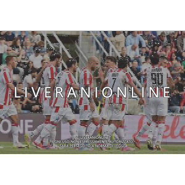 Serie C 2024-2025 Playoff Stadio Ezio Scida (Crotone) Nella foto: Festa gol Vicenza Andrea Rosito @Agenzia Liverani Sas -Crotone - Vicenza Playoff Lega Pro Campionato Calcio Serie C - 18.05.2025