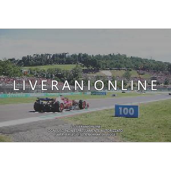 IMOLA 18 05 2025 IMOLA DOMENICA AUTODROMO ENZO E DINO FERRARI DOMENICA FORMULA 1 GRAN PREMIO DEL MADE IN ITALY E DELL\'EMILIA ROMAGNA NELLA FOTO CHARLES LECLERC CON IL PUBBLICO ALLA CURVA TOSA ©SANNA - AGENZIA ALDO LIVERANI SAS
