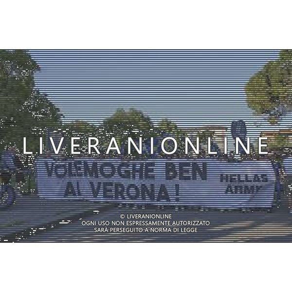 Tifosi - Hellas Verona fans show their support before Hellas Verona FC vs Como FC 1907, 37° Serie A Enilive 2024-25 game at Marcantonio Bentegodi stadium in Verona (VR), Italy, on May 18, 2025. (Photo by Davide Casentini)- AGENZIA ALDO LIVERANI SAS
