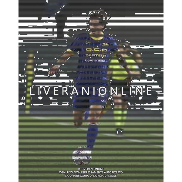 Domagoj Bradaric of Hellas Verona FC during Hellas Verona FC vs Como FC 1907, 37° Serie A Enilive 2024-25 game at Marcantonio Bentegodi stadium in Verona (VR), Italy, on May 18, 2025. (Photo by Davide Casentini)- AGENZIA ALDO LIVERANI SAS