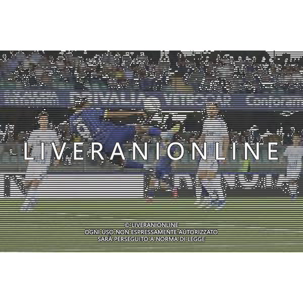 Amin Sarr of Hellas Verona FC play the ball during Hellas Verona FC vs Como FC 1907, 37° Serie A Enilive 2024-25 game at Marcantonio Bentegodi stadium in Verona (VR), Italy, on May 18, 2025. (Photo by Davide Casentini)- AGENZIA ALDO LIVERANI SAS