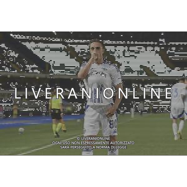 Maxence Caqueret of Como 1907 celebrates after scoring goal during Hellas Verona FC vs Como FC 1907, 37° Serie A Enilive 2024-25 game at Marcantonio Bentegodi stadium in Verona (VR), Italy, on May 18, 2025. (Photo by Davide Casentini) - AGENZIA ALDO LIVERANI SAS