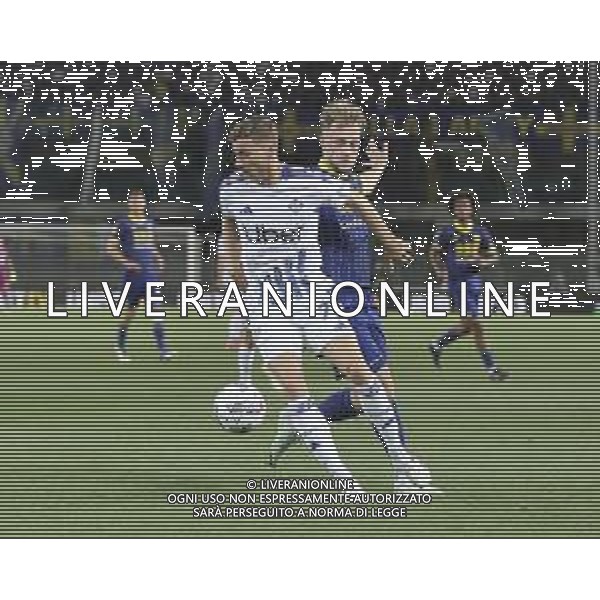 Ignace Van Der Brempt of Como 1907 play the ball during Hellas Verona FC vs Como FC 1907, 37° Serie A Enilive 2024-25 game at Marcantonio Bentegodi stadium in Verona (VR), Italy, on May 18, 2025. (Photo by Davide Casentini)- AGENZIA ALDO LIVERANI SAS
