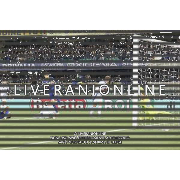 Darko Lazovic of Hellas Verona FC scores a goal during Hellas Verona FC vs Como FC 1907, 37° Serie A Enilive 2024-25 game at Marcantonio Bentegodi stadium in Verona (VR), Italy, on May 18, 2025. (Photo by Davide Casentini)- AGENZIA ALDO LIVERANI SAS