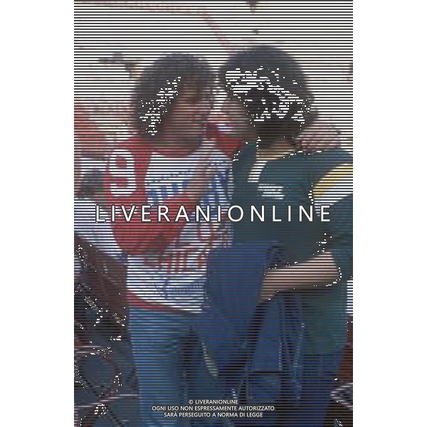 DIAP-RETROSPETTIVA ADRIANO PAPPALARDO CANTANTE NELLA FOTO ADRIANO PAPPALARDO CON PINO DANIELE AL FESTIVALBAR NELL\'ANNO 1979 ARCHIVIO GIOVANNI LIVERANI-AG ALDO LIVERANI SAS