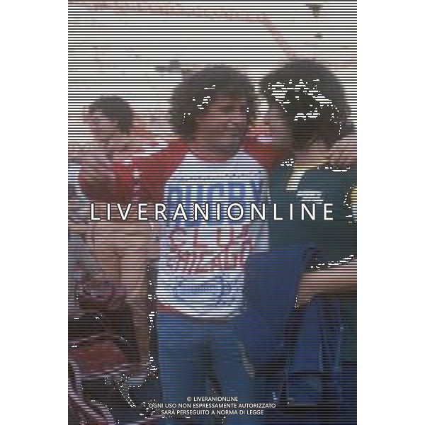DIAP-RETROSPETTIVA ADRIANO PAPPALARDO CANTANTE NELLA FOTO ADRIANO PAPPALARDO CON PINO DANIELE AL FESTIVALBAR NELL\'ANNO 1979 ARCHIVIO GIOVANNI LIVERANI-AG ALDO LIVERANI SAS