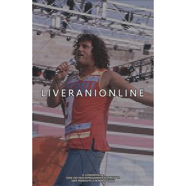 DIAP-RETROSPETTIVA ADRIANO PAPPALARDO CANTANTE NELLA FOTO ADRIANO PAPPALARDO AL FESTIVALBAR NELL\'ANNO 1979 ARCHIVIO GIOVANNI LIVERANI-AG ALDO LIVERANI SAS