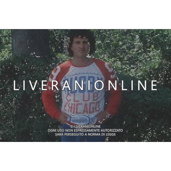 DIAP-RETROSPETTIVA ADRIANO PAPPALARDO CANTANTE NELLA FOTO ADRIANO PAPPALARDO AL FESTIVALBAR NELL\'ANNO 1979 ARCHIVIO GIOVANNI LIVERANI-AG ALDO LIVERANI SAS