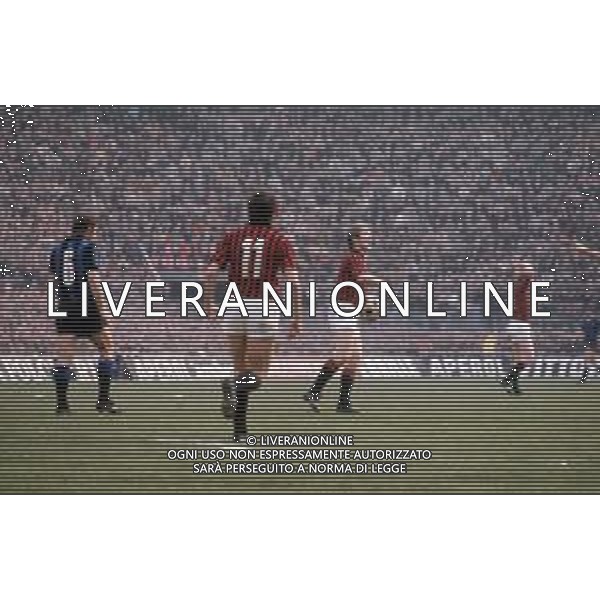 DIAP-RETROSPETTIVA ROMEO BENETTI CALCIATORE NELLA FOTO ROMEO BENETTI CON LA MAGLIA DEL MILAN CALCIO AG ALDO LIVERANI SAS